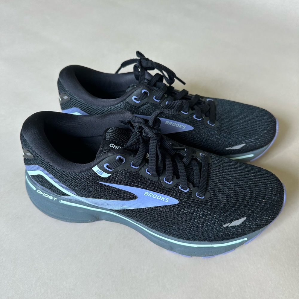 Brooks Ghosts 15 women’s sz 8
